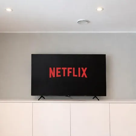 Modern House In 15 Min To 10 Min To Airport 아파트 *